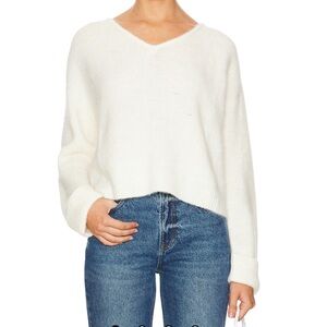 American Vintage Cream V-Neck Sweater Timeless Knit
